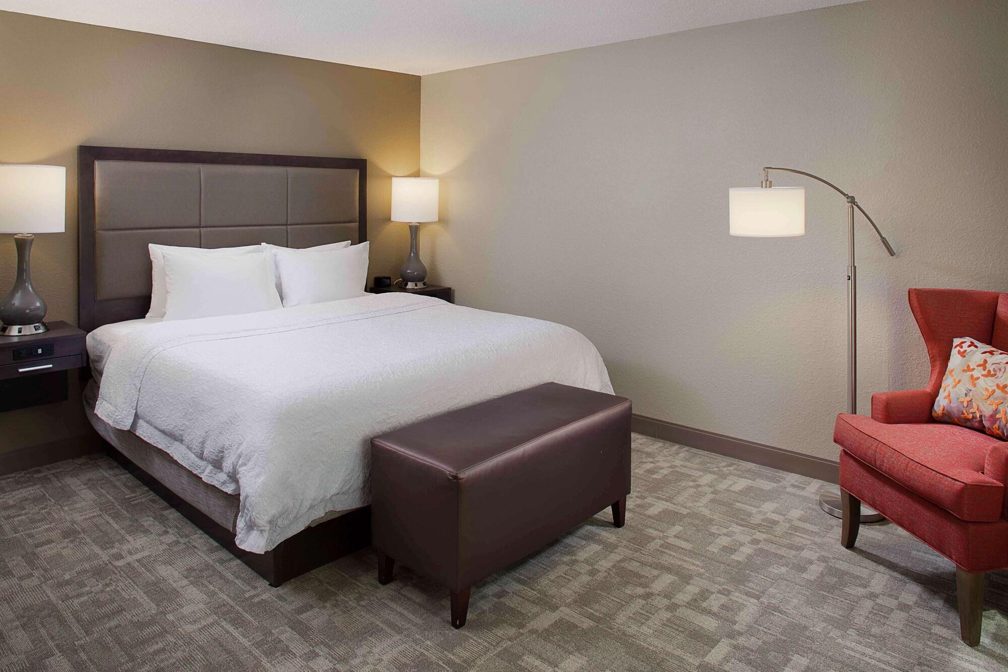Hampton Inn By Hilton Garden City Long Island Экстерьер фото