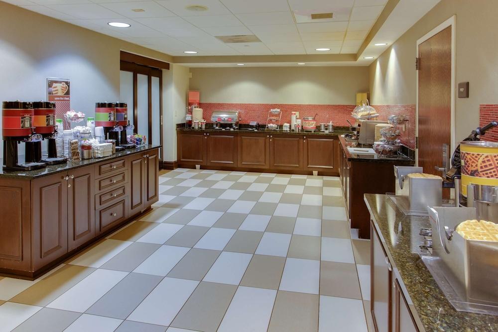 Hampton Inn By Hilton Garden City Long Island Экстерьер фото