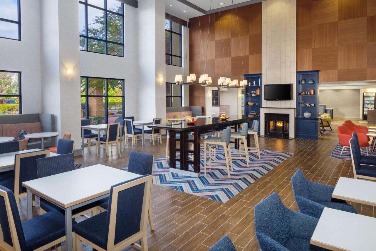Hampton Inn By Hilton Garden City Long Island Экстерьер фото