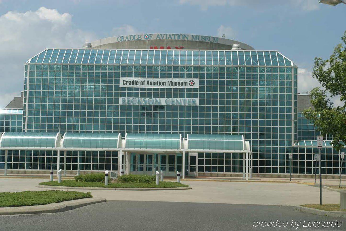 Hampton Inn By Hilton Garden City Long Island Удобства фото