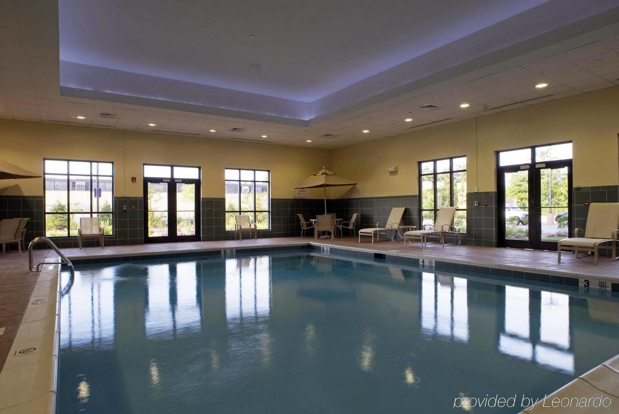 Hampton Inn By Hilton Garden City Long Island Удобства фото